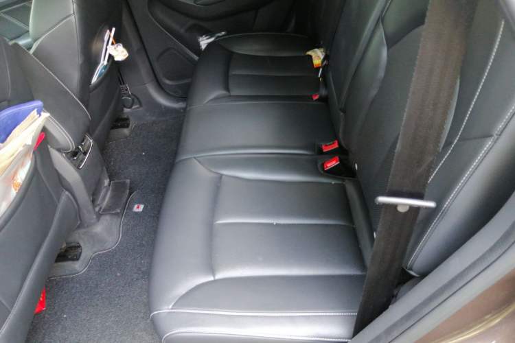 Used Roewe RX5 2016 20T Two-Wheel Drive Automatic Internet Smart Edition Left Rear Seat