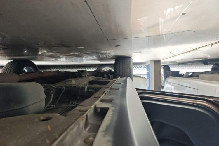 Used Roewe RX5 2016 30T Two-Wheel Drive Automatic Internet Smart Edition Left Side Sill