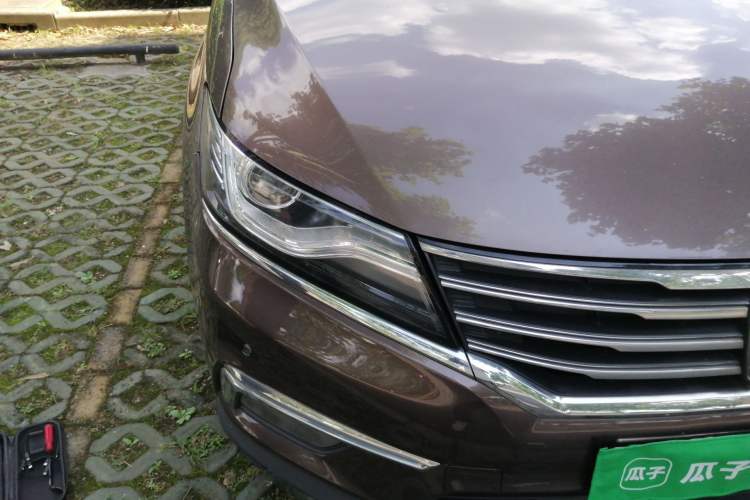 Used Roewe RX5 2016 20T Two-Wheel Drive Automatic Internet Smart Edition Right Front Headlight