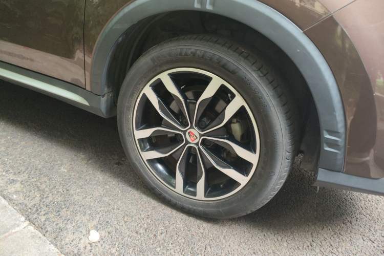 Used Roewe RX5 2016 20T Two-Wheel Drive Automatic Internet Smart Edition Right Front Wheel Hub
