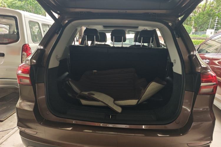 Used Roewe RX5 2016 30T Two-Wheel Drive Automatic Internet Smart Edition Trunk