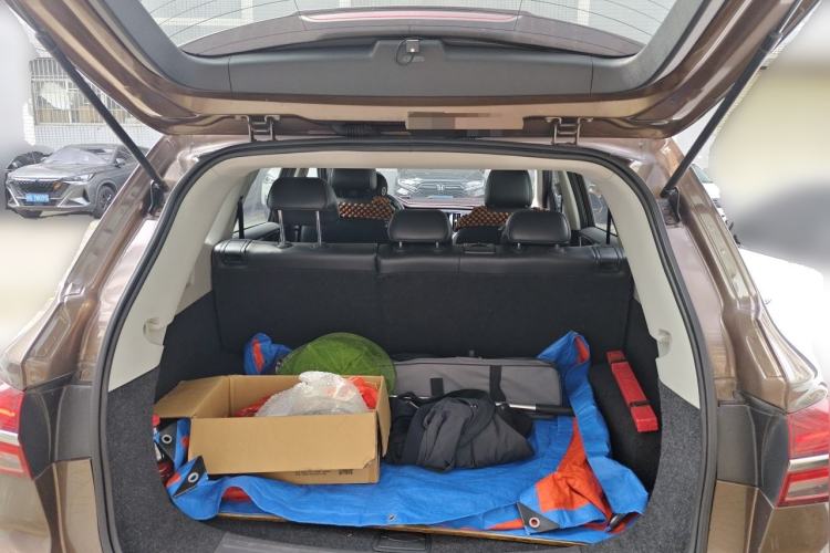 Used Roewe RX5 2016 20T Two-Wheel Drive Automatic Internet Smart Edition Trunk