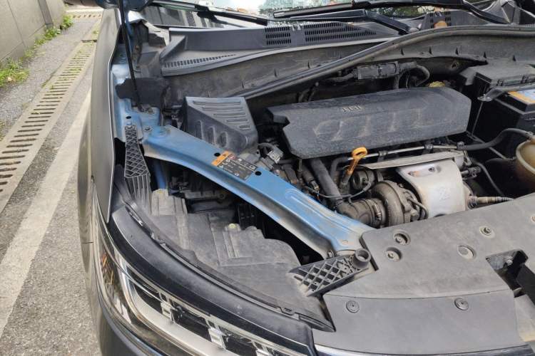 Used Roewe RX5 2016 30T Four-Wheel Drive Automatic Internet Smart Luxury Edition Engine Bay Right