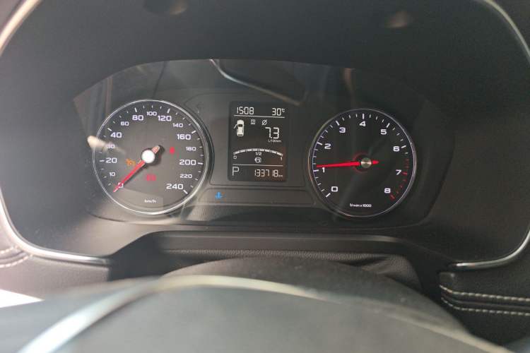 Used Roewe RX5 2016 20T Two-Wheel Drive Automatic Internet Smart Edition Instrument Cluster