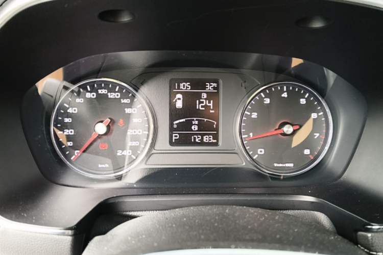 Used Roewe RX5 2016 20T Two-Wheel Drive Automatic Internet Smart Edition Instrument Cluster