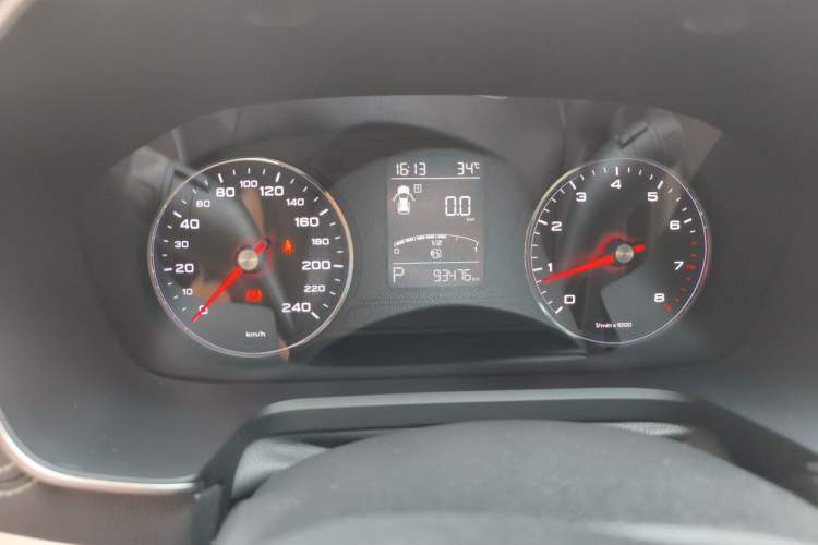 Used Roewe RX5 2016 20T Two-Wheel Drive Automatic Internet Smart Edition Odometer Close Up