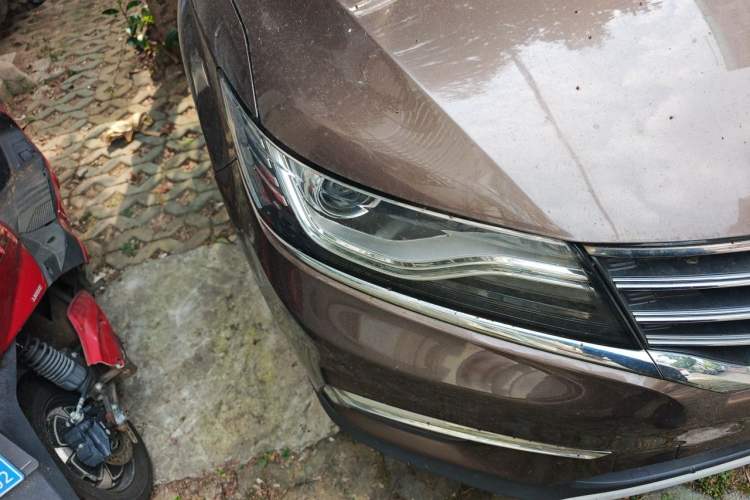 Used Roewe RX5 2016 20T Two-Wheel Drive Automatic Internet Smart Edition Right Front Headlight
