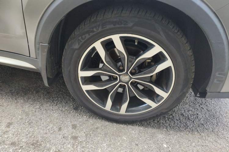Used Roewe RX5 2016 30T Four-Wheel Drive Automatic Internet Smart Luxury Edition Right Front Wheel Hub