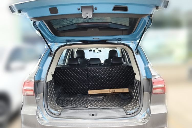 Used Roewe RX5 2016 20T Two-Wheel Drive Automatic Internet Smart Edition Trunk