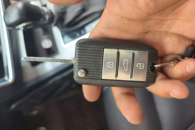 Used Roewe RX5 2016 20T Two-Wheel Drive Automatic Internet Smart Edition Vehicle Key