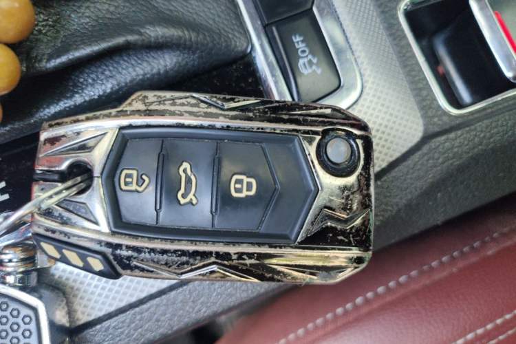 Used Roewe RX5 2016 30T Four-Wheel Drive Automatic Internet Smart Luxury Edition Vehicle Key