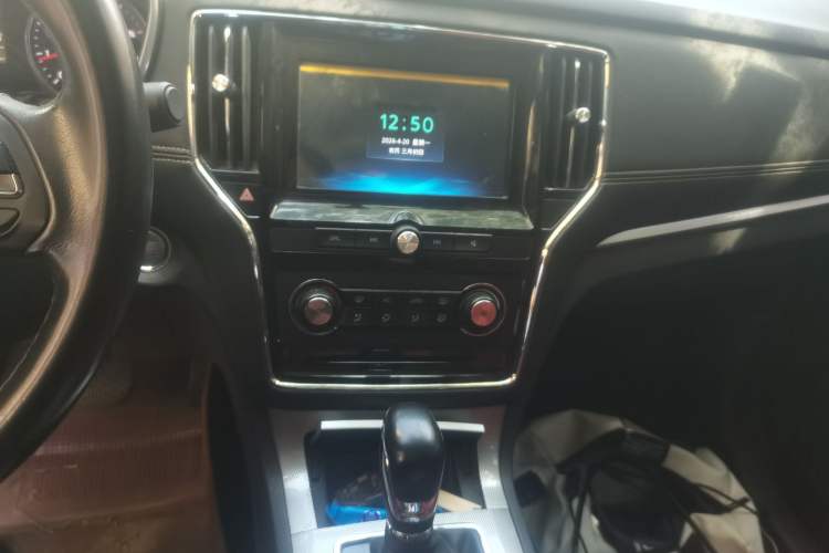 Used Roewe RX5 2016 20T Two-Wheel Drive Automatic Flagship Edition Audio And AC Panel