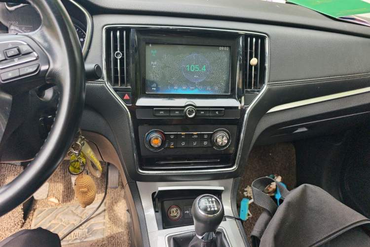 Used Roewe RX5 2016 20T Two-Wheel Drive Manual Flagship Edition Audio And AC Panel