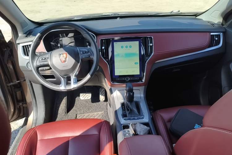 Used Roewe RX5 2016 30T Four-Wheel Drive Automatic Internet Smart Luxury Edition Center Console