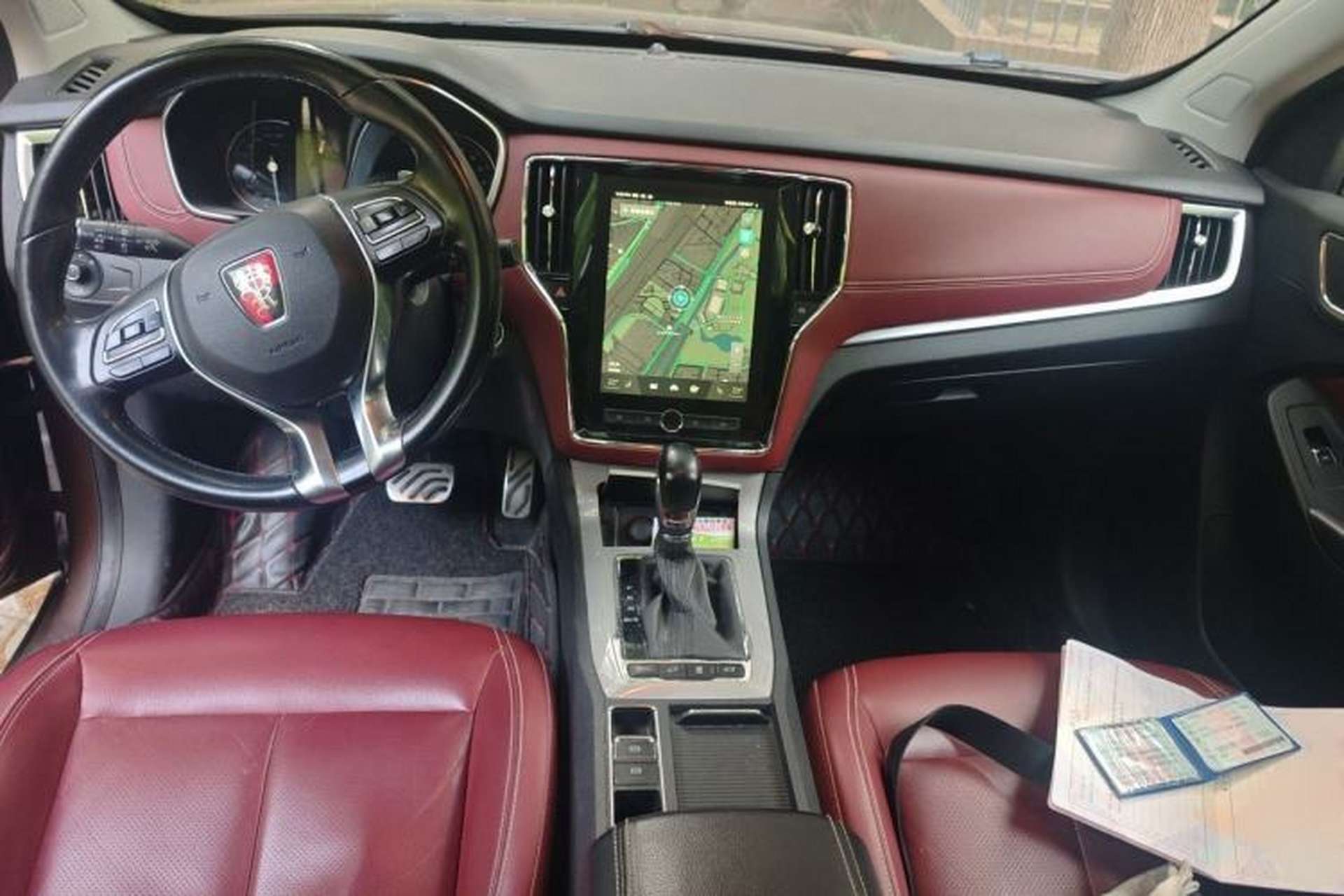 Used Roewe RX5 2016 30T Four-Wheel Drive Automatic Internet Smart Luxury Edition Center Console
