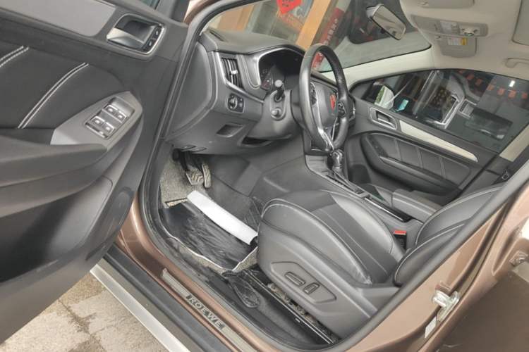Used Roewe RX5 2016 20T Two-Wheel Drive Automatic Internet Smart Edition Driver Seat