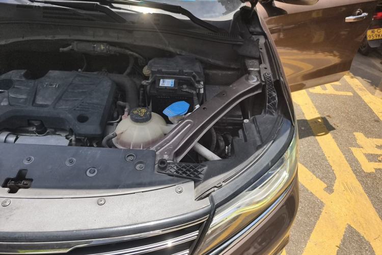 Used Roewe RX5 2016 20T Two-Wheel Drive Automatic Internet Smart Edition Engine Bay Left
