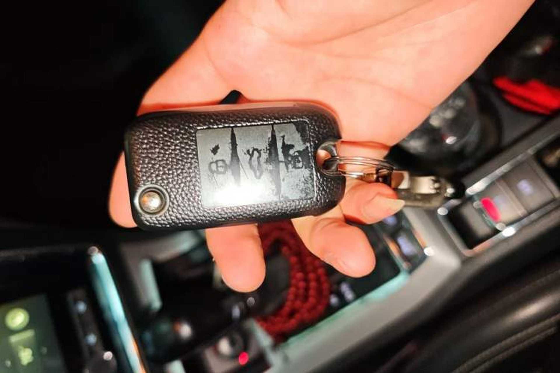 Used Roewe RX5 2016 20T Two-Wheel Drive Automatic Internet Smart Edition Gear Lever