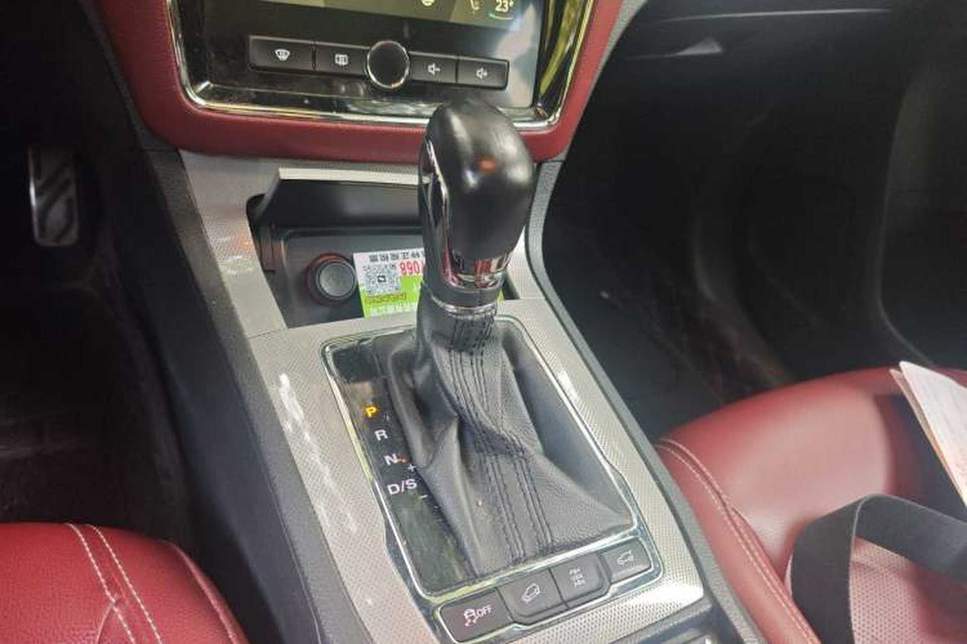 Used Roewe RX5 2016 30T Four-Wheel Drive Automatic Internet Smart Luxury Edition Gear Lever