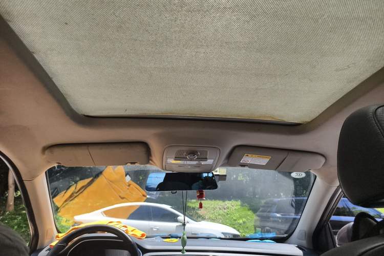 Used Roewe RX5 2016 20T Two-Wheel Drive Automatic Internet Smart Edition Headliner