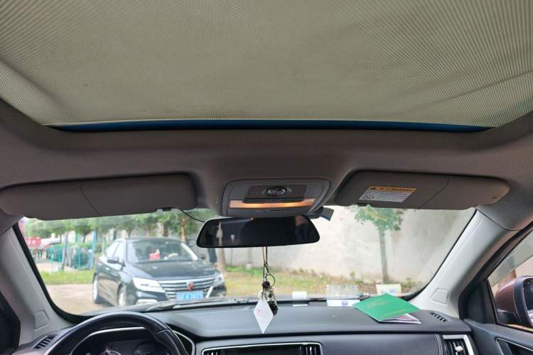 Used Roewe RX5 2016 20T Two-Wheel Drive Manual Flagship Edition Headliner