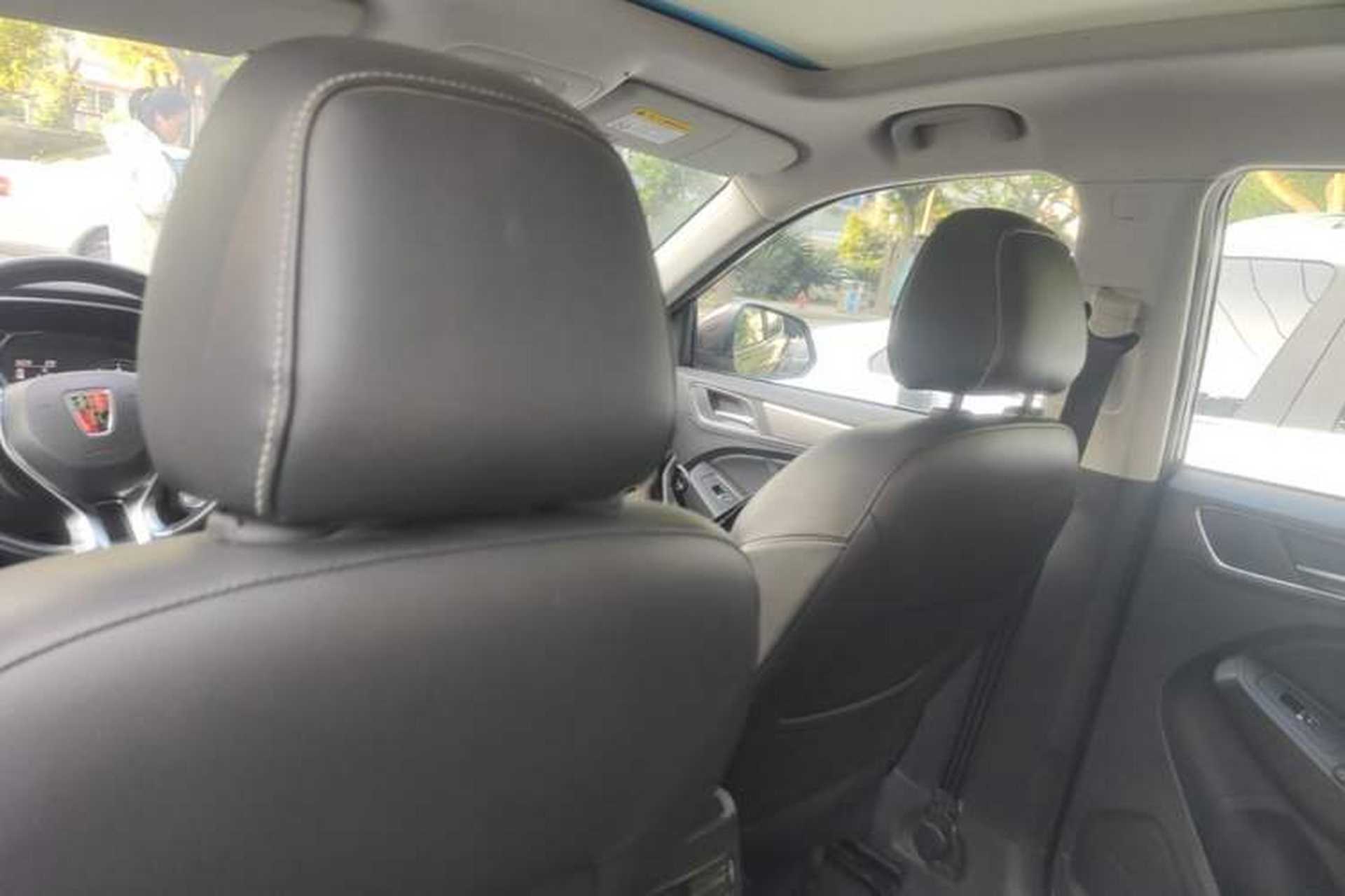 Used Roewe RX5 2016 20T Two-Wheel Drive Automatic Internet Smart Edition Headliner