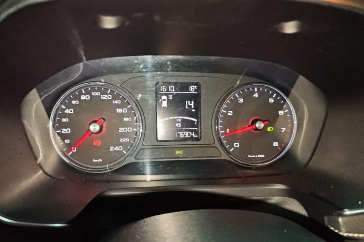 Used Roewe RX5 2016 20T Two-Wheel Drive Automatic Internet Smart Edition Instrument Cluster