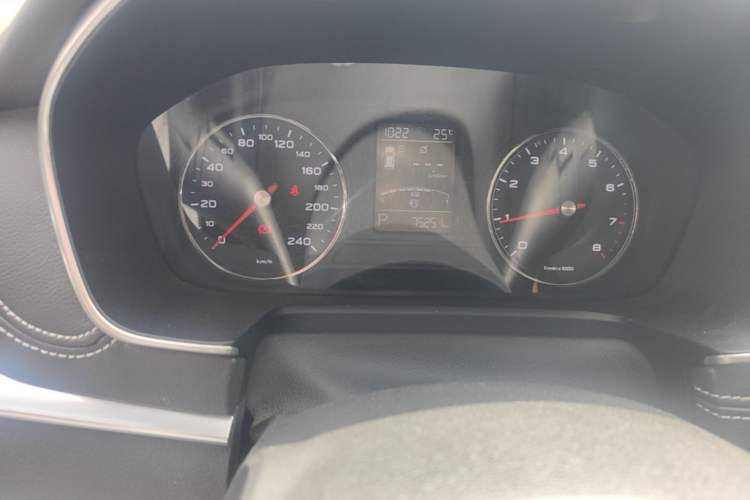 Used Roewe RX5 2016 20T Two-Wheel Drive Automatic Internet Smart Edition Instrument Cluster