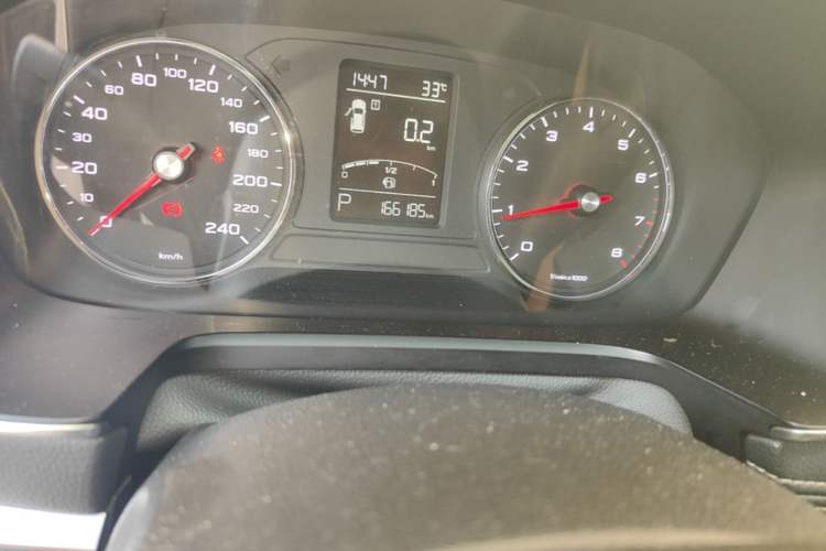 Used Roewe RX5 2016 20T Two-Wheel Drive Automatic Internet Smart Edition Odometer Close Up