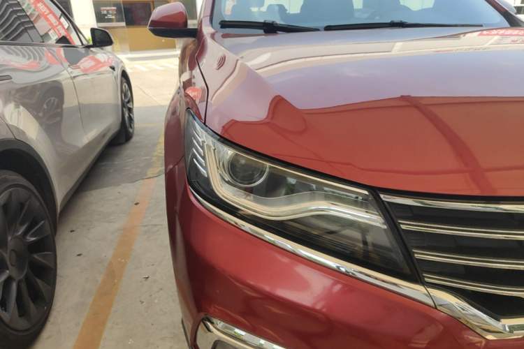 Used Roewe RX5 2016 20T Two-Wheel Drive Automatic Internet Smart Edition Right Front Headlight