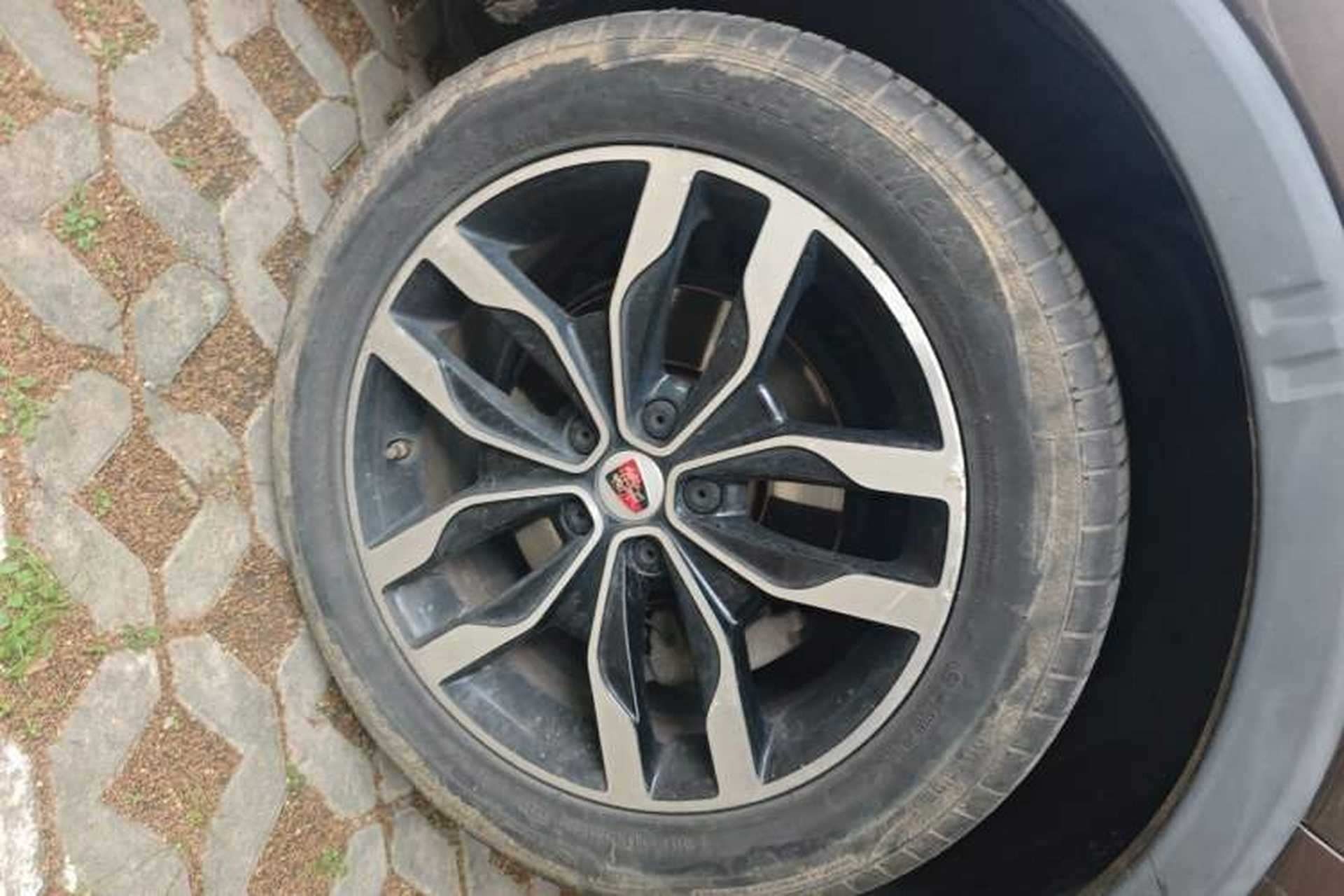 Used Roewe RX5 2016 30T Four-Wheel Drive Automatic Internet Smart Luxury Edition Right Front Wheel Hub