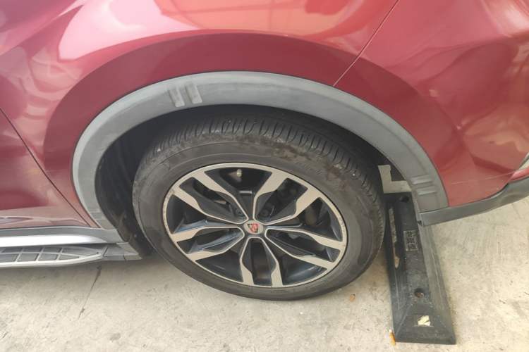Used Roewe RX5 2016 20T Two-Wheel Drive Automatic Internet Smart Edition Right Front Wheel Hub