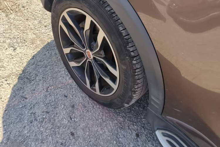 Used Roewe RX5 2016 30T Four-Wheel Drive Automatic Internet Smart Luxury Edition Right Rear Wheel Hub