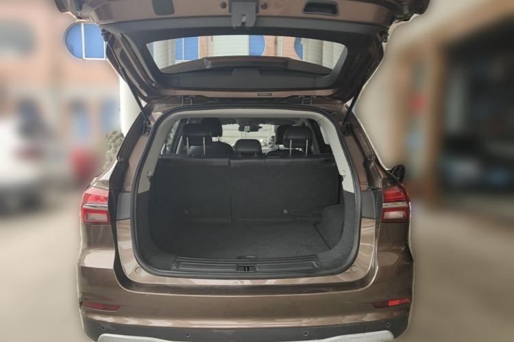Used Roewe RX5 2016 20T Two-Wheel Drive Automatic Internet Smart Edition Trunk