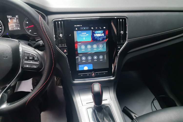 Used Roewe RX5 2016 20T Two-Wheel Drive Automatic Internet Smart Edition Audio And AC Panel