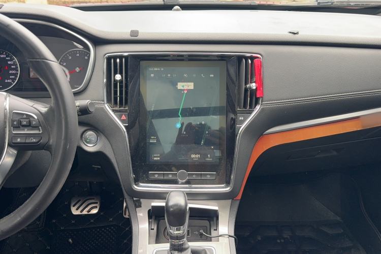 Used Roewe RX5 2016 20T Two-Wheel Drive Automatic Internet Smart Edition Audio And AC Panel