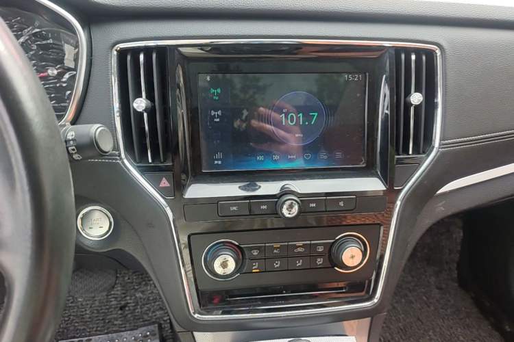 Used Roewe RX5 2016 20T Two-Wheel Drive Automatic Flagship Edition Audio And AC Panel