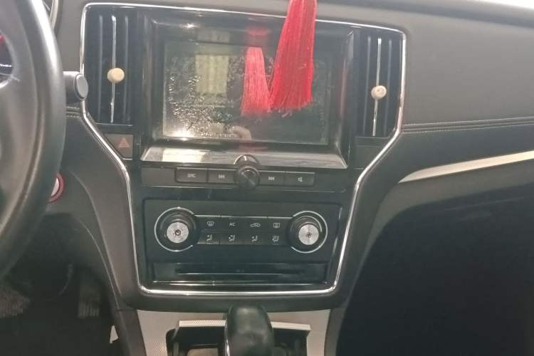 Used Roewe RX5 2016 20T Two-Wheel Drive Automatic Flagship Edition Audio And AC Panel