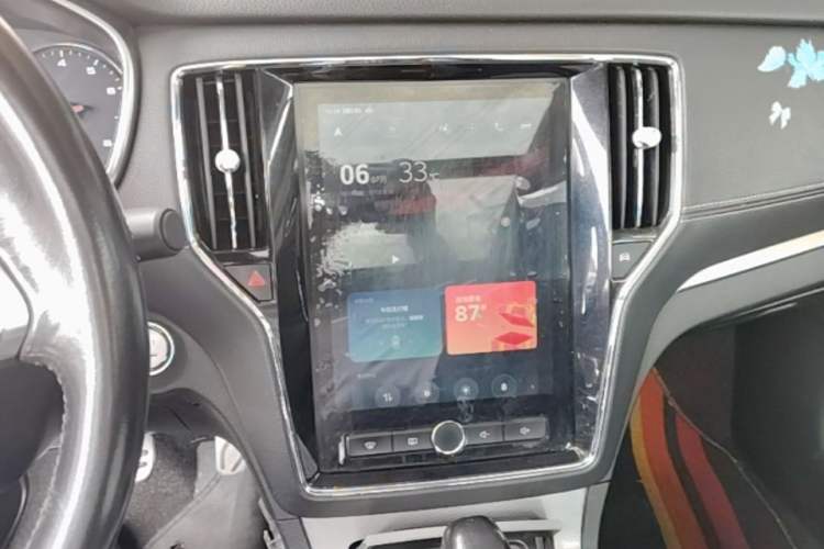 Used Roewe RX5 2016 20T Two-Wheel Drive Automatic Internet Smart Edition Audio And AC Panel