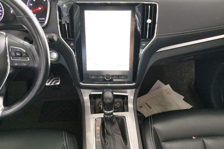 Used Roewe RX5 2016 20T Two-Wheel Drive Automatic Internet Smart Edition Audio And AC Panel