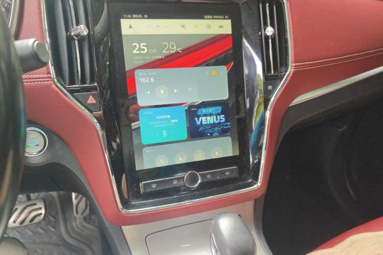 Used Roewe RX5 2016 30T Four-Wheel Drive Automatic Internet Smart Luxury Edition Audio And AC Panel