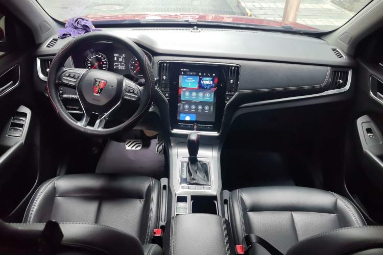 Used Roewe RX5 2016 20T Two-Wheel Drive Automatic Internet Smart Edition Center Console