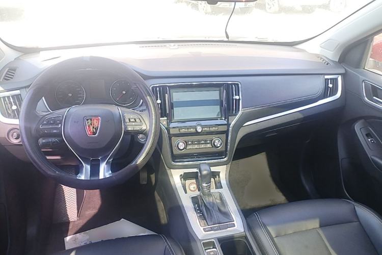 Used Roewe RX5 2016 20T Two-Wheel Drive Automatic Flagship Edition Center Console