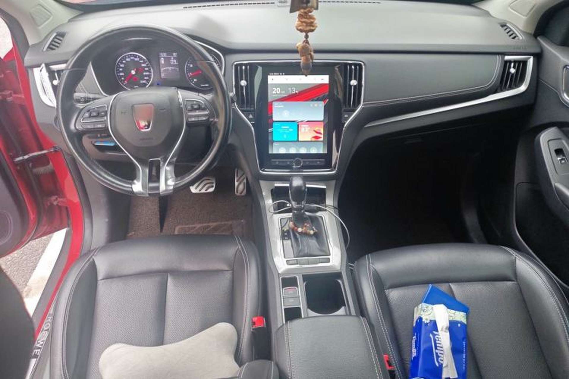 Used Roewe RX5 2016 20T Two-Wheel Drive Automatic Internet Smart Edition Center Console