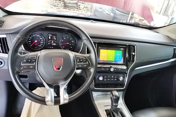 Used Roewe RX5 2016 20T Two-Wheel Drive Automatic Flagship Edition Center Console