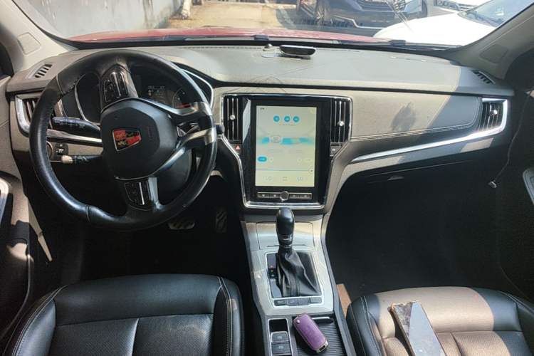 Used Roewe RX5 2016 20T Two-Wheel Drive Automatic Internet Smart Edition Center Console