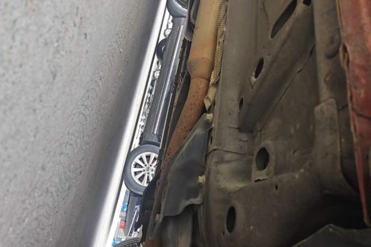Used Roewe RX5 2016 20T Two-Wheel Drive Automatic Internet Smart Edition Chassis Front Right
