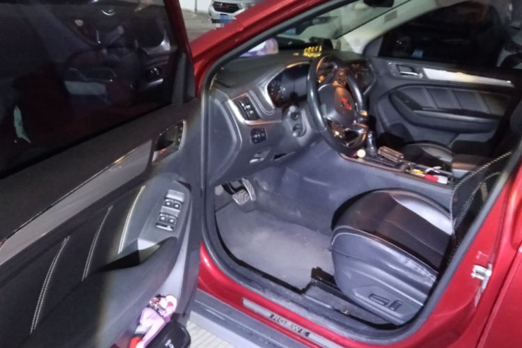 Used Roewe RX5 2016 20T Two-Wheel Drive Automatic Internet Smart Edition Driver Seat