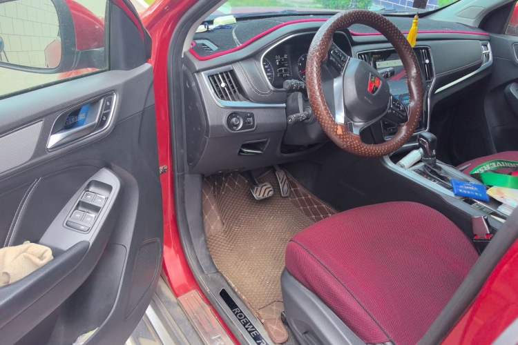 Used Roewe RX5 2016 20T Two-Wheel Drive Automatic Internet Smart Edition Driver Seat