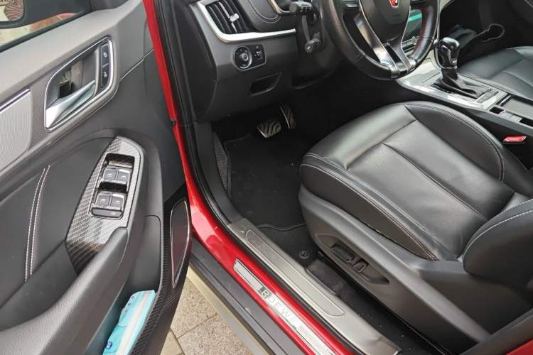 Used Roewe RX5 2016 30T Two-Wheel Drive Automatic Internet Smart Edition Driver Seat